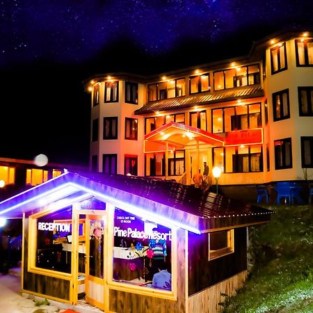 Pine Palace Resort Pahalgam Bagian luar foto
