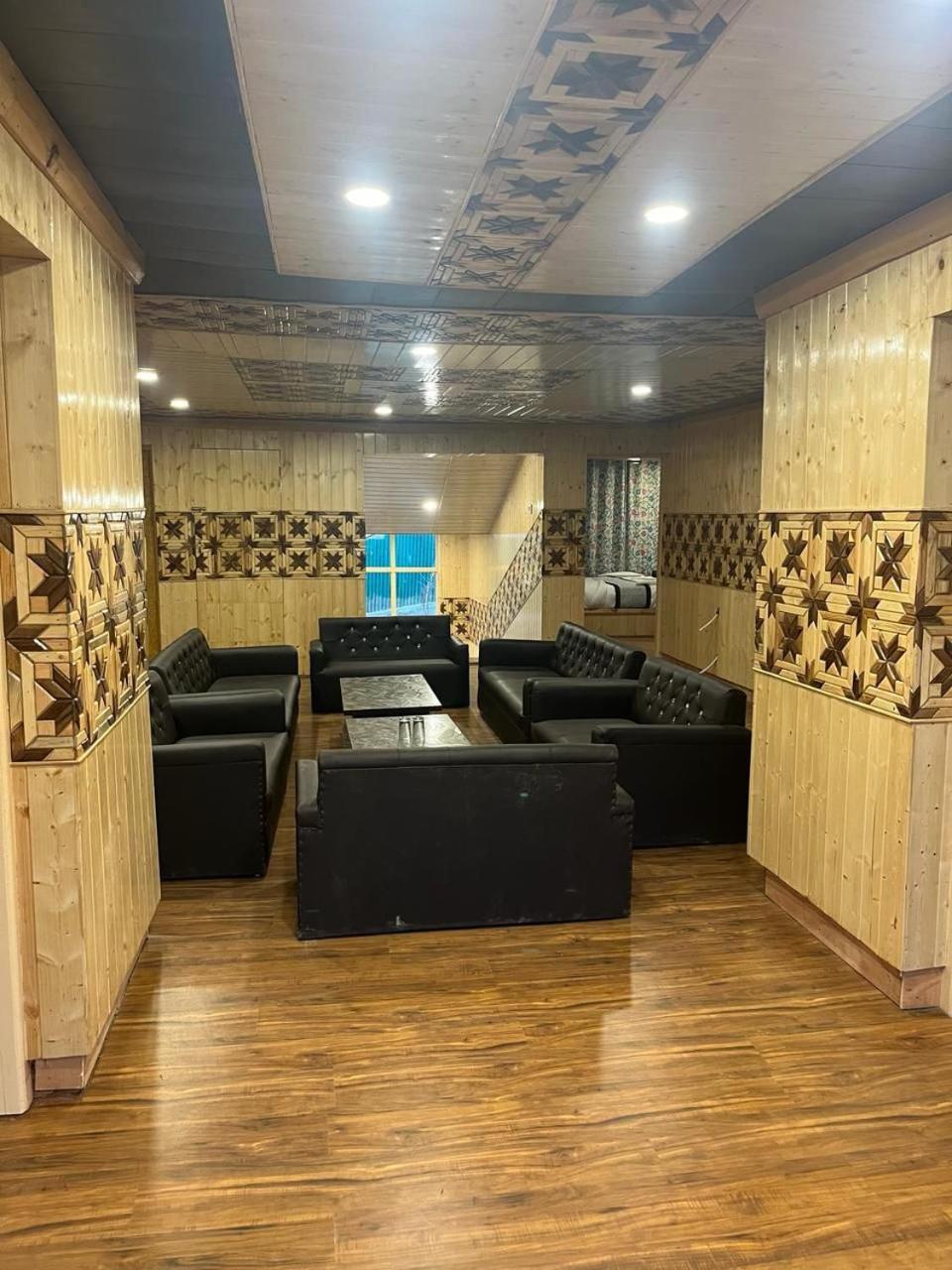 Pine Palace Resort Pahalgam Bagian luar foto