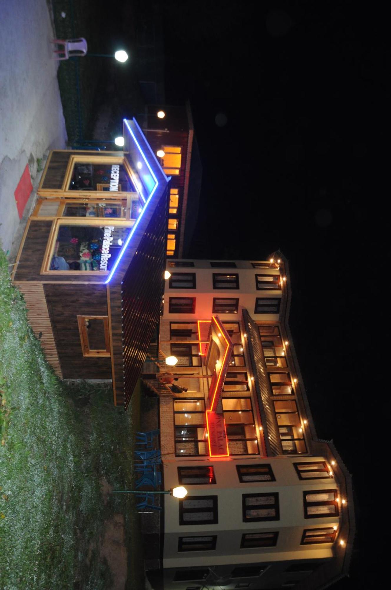 Pine Palace Resort Pahalgam Bagian luar foto